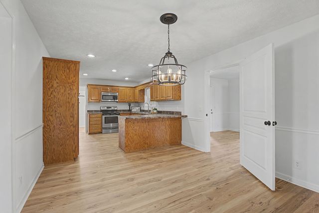 206 Blue Ribbon Pkwy, Shelbyville, TN 37160