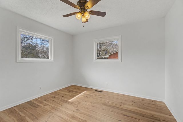 206 Blue Ribbon Pkwy, Shelbyville, TN 37160