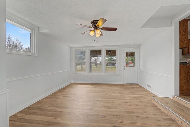 206 Blue Ribbon Pkwy, Shelbyville, TN 37160