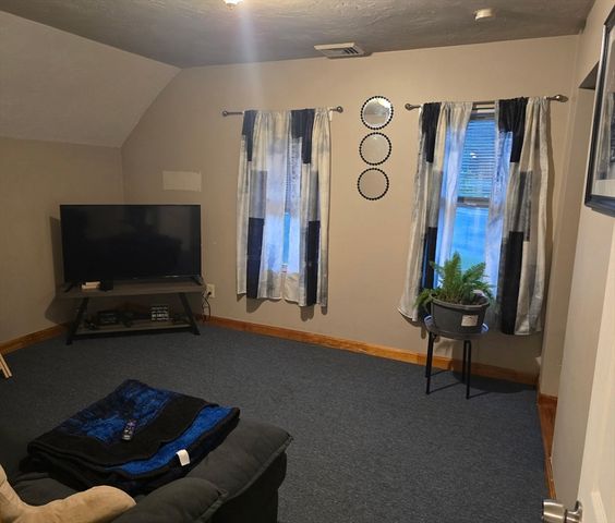 114 Oak St, Taunton, MA 02780