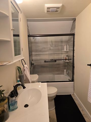 114 Oak St, Taunton, MA 02780