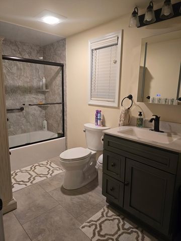 114 Oak St, Taunton, MA 02780