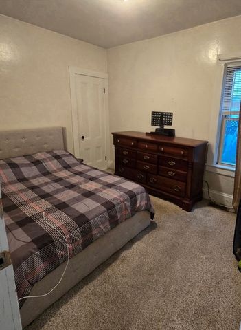 114 Oak St, Taunton, MA 02780