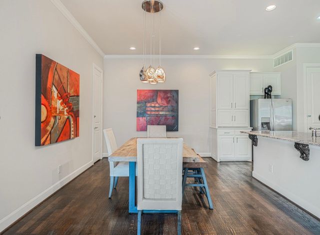 5001 Meridian Lane 2103, Addison, TX 75001