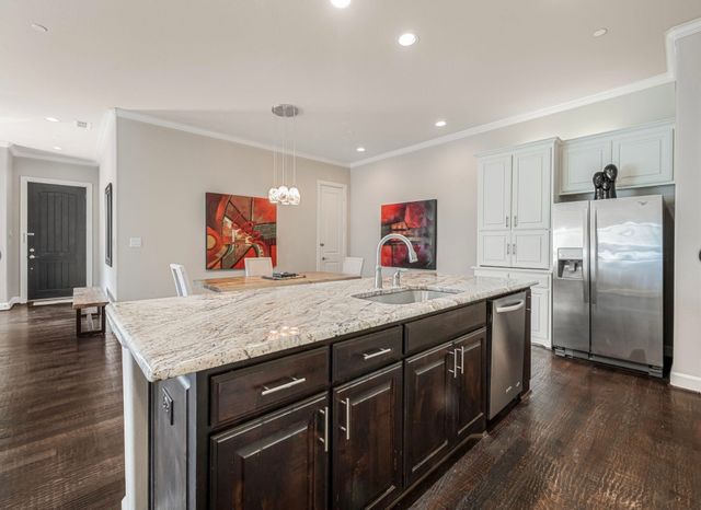 5001 Meridian Lane 2103, Addison, TX 75001
