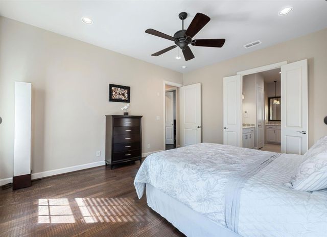 5001 Meridian Lane 2103, Addison, TX 75001