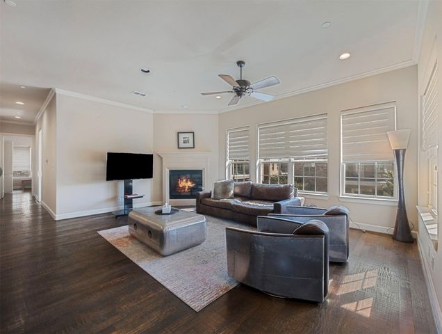 5001 Meridian Lane 2103, Addison, TX 75001