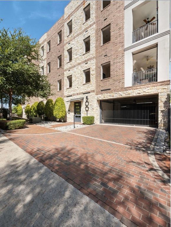 5001 Meridian Lane 2103, Addison, TX 75001