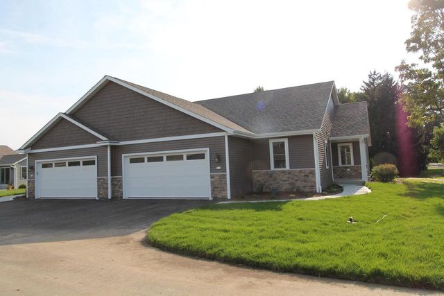 310 N Trailview CIRCLE, Waterford, WI 53185