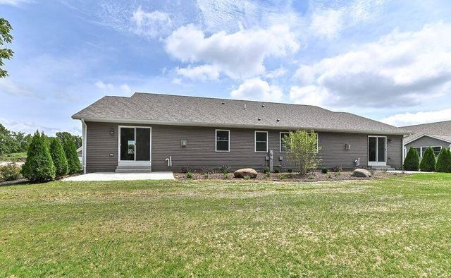 310 N Trailview CIRCLE, Waterford, WI 53185