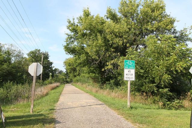 310 N Trailview CIRCLE, Waterford, WI 53185