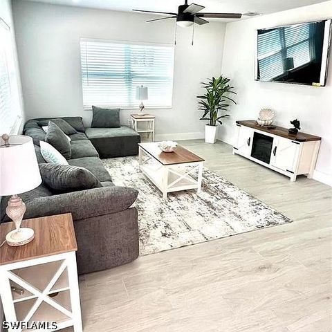 12511 Davis BLVD, Fort Myers, FL 33905