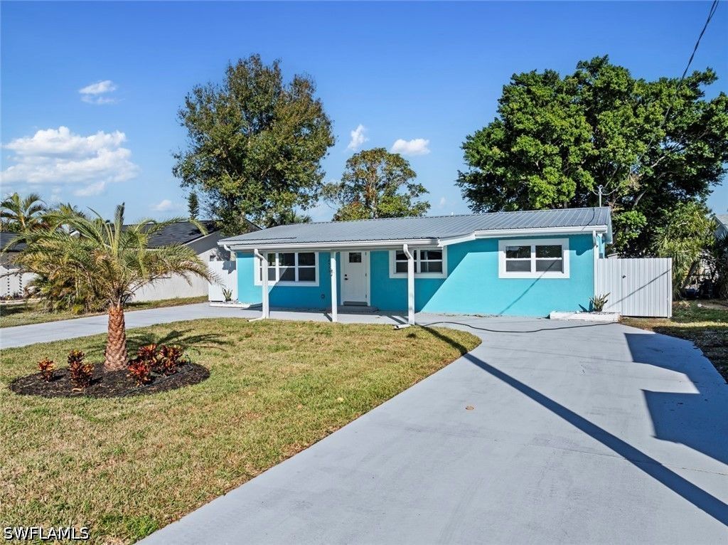 12511 Davis BLVD, Fort Myers, FL 33905
