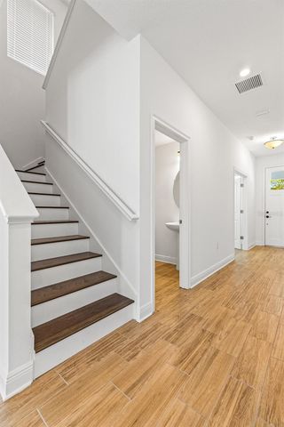 4629 WISHART BOULEVARD, Tampa, FL 33603