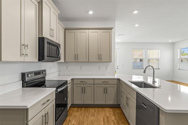 4629 WISHART BOULEVARD, Tampa, FL 33603