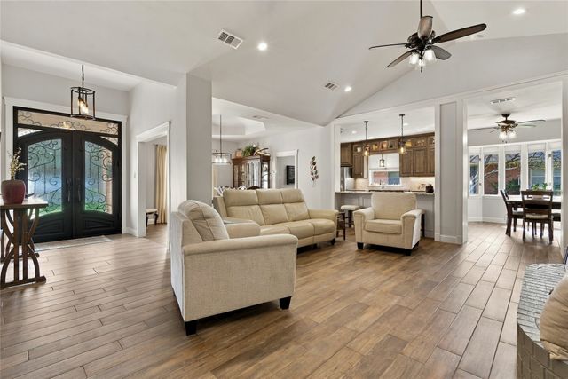 1005 S Denton Street, Gainesville, TX 76240