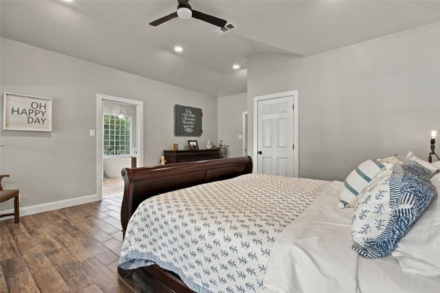 1005 S Denton Street, Gainesville, TX 76240