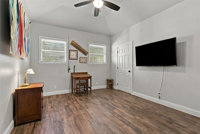 1005 S Denton Street, Gainesville, TX 76240
