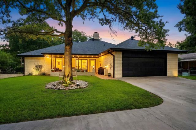 1005 S Denton Street, Gainesville, TX 76240