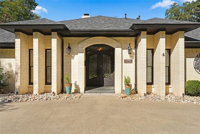 1005 S Denton Street, Gainesville, TX 76240