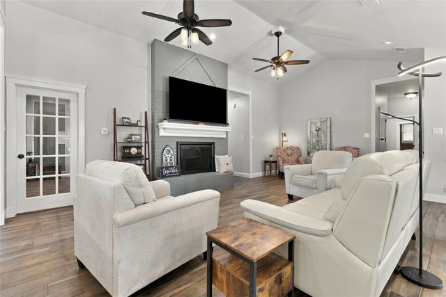 1005 S Denton Street, Gainesville, TX 76240