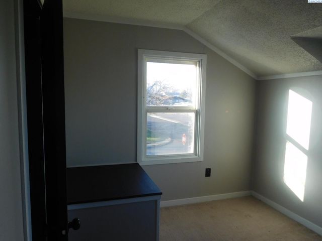 709 Comstock St, Richland, WA 99352