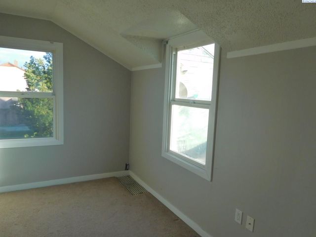 709 Comstock St, Richland, WA 99352