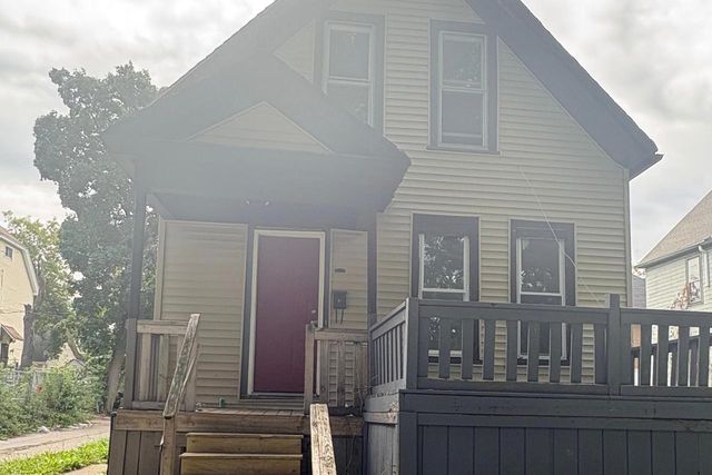 2915 W Vine STREET, Milwaukee, WI 53208