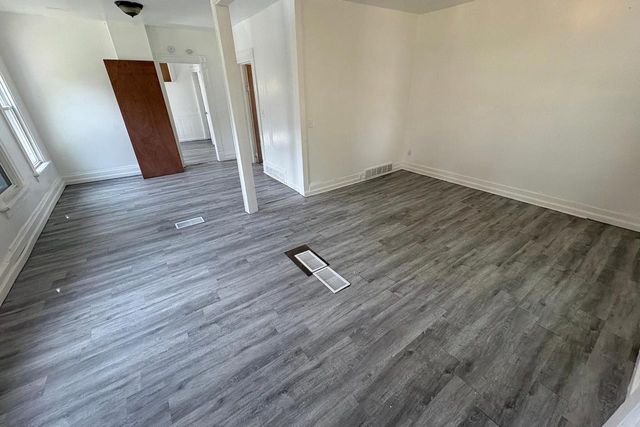 2915 W Vine STREET, Milwaukee, WI 53208
