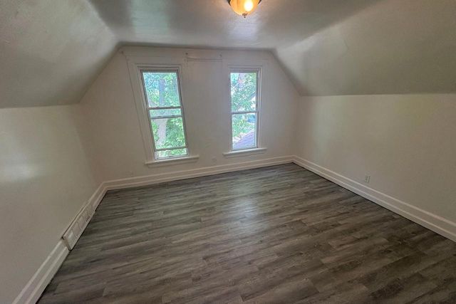 2915 W Vine STREET, Milwaukee, WI 53208