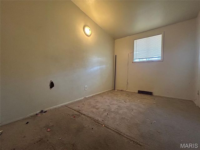 809 Thomas Avenue, St Louis, MO 63135