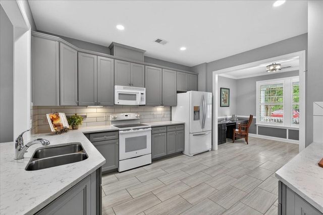 2016 Redback Drive, Summerville, SC 29483