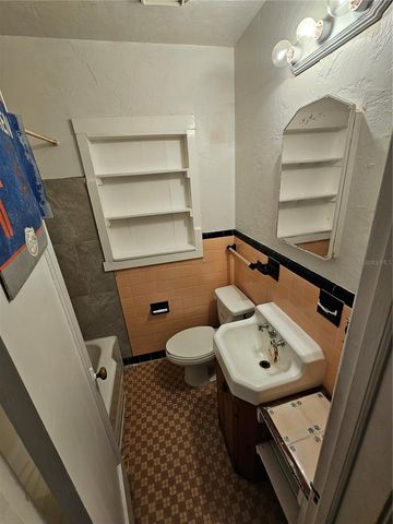 1822 NW 6TH AVENUE, Gainesville, FL 32603