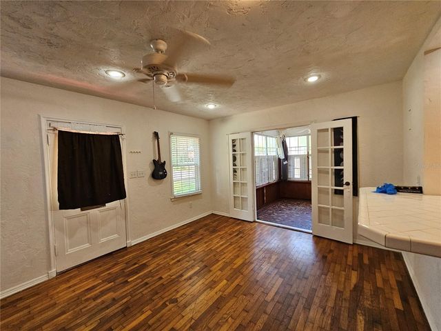1822 NW 6TH AVENUE, Gainesville, FL 32603