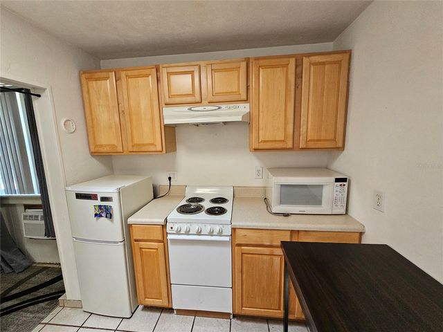 1822 NW 6TH AVENUE, Gainesville, FL 32603