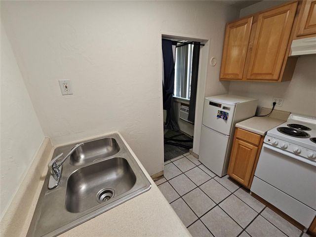 1822 NW 6TH AVENUE, Gainesville, FL 32603