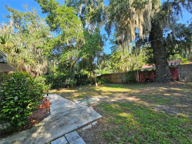 1822 NW 6TH AVENUE, Gainesville, FL 32603