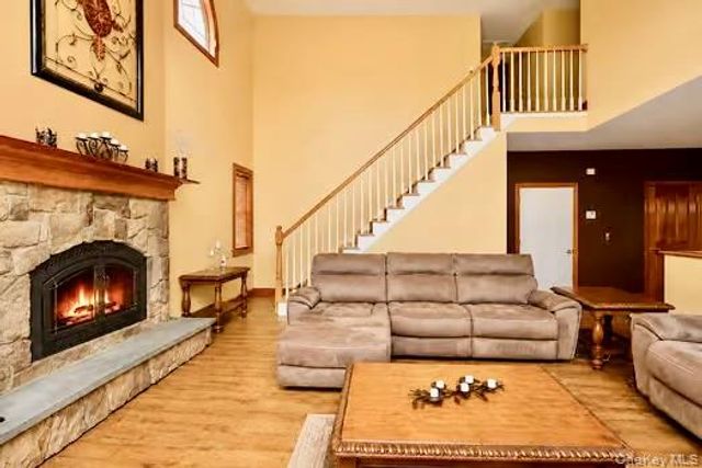 15 Christina Way, Milton, NY 12547