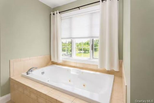 15 Christina Way, Milton, NY 12547