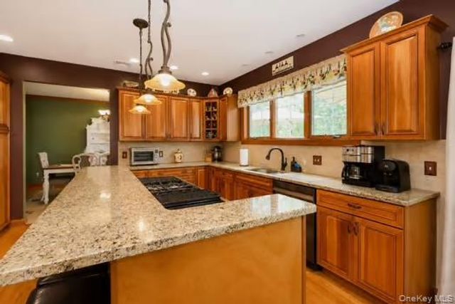 15 Christina Way, Milton, NY 12547