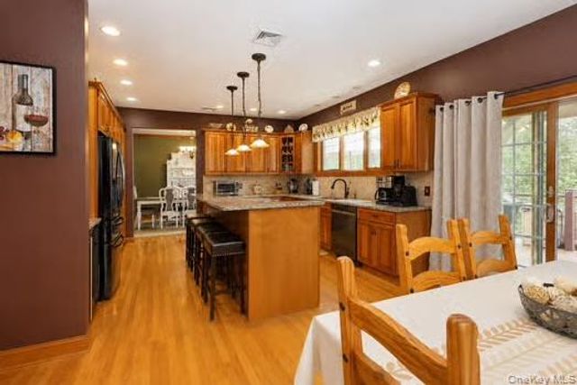 15 Christina Way, Milton, NY 12547