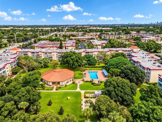 3001 NW 48th Ave 339, Lauderdale Lakes, FL 33313