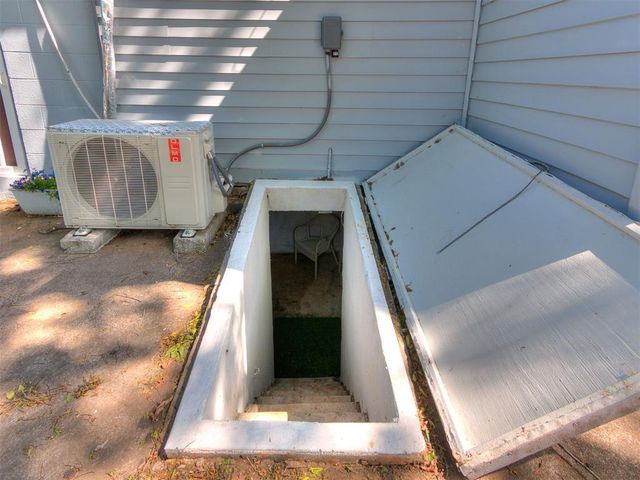 411 Russell Drive, Midwest City, OK 73110