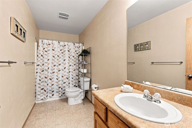 3086 Walker Road, Dupont, WA 98327