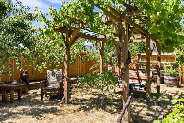 3086 Walker Road, Dupont, WA 98327