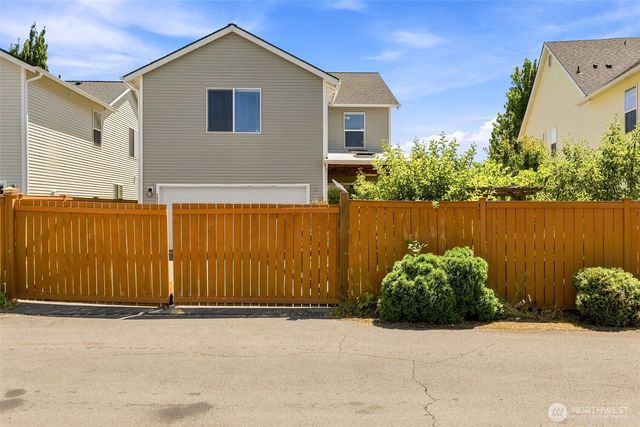 3086 Walker Road, Dupont, WA 98327