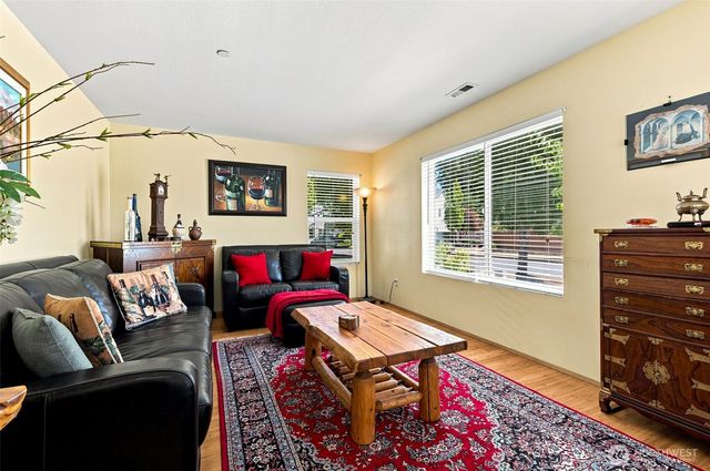 3086 Walker Road, Dupont, WA 98327
