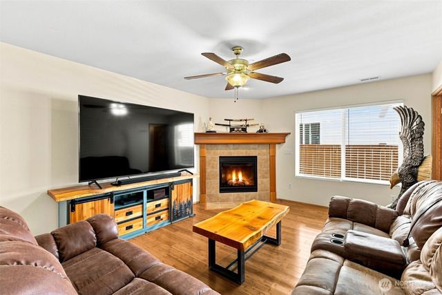 3086 Walker Road, Dupont, WA 98327