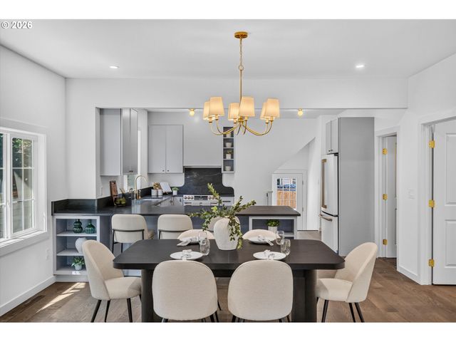 2327 Ne 52ND Ave, Portland, OR 97213