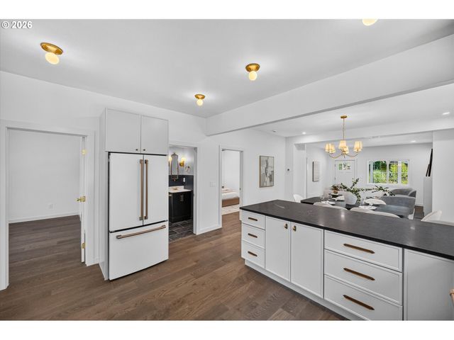 2327 Ne 52ND Ave, Portland, OR 97213